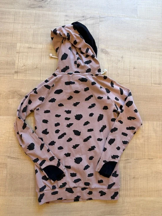 Ampersand Ave Hoodie - Picture 5 of 6